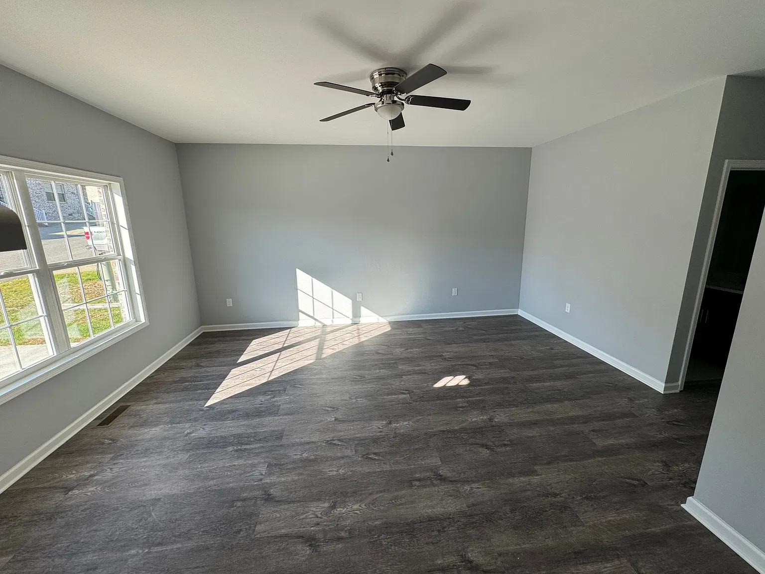200 Village Ln — Photo 3