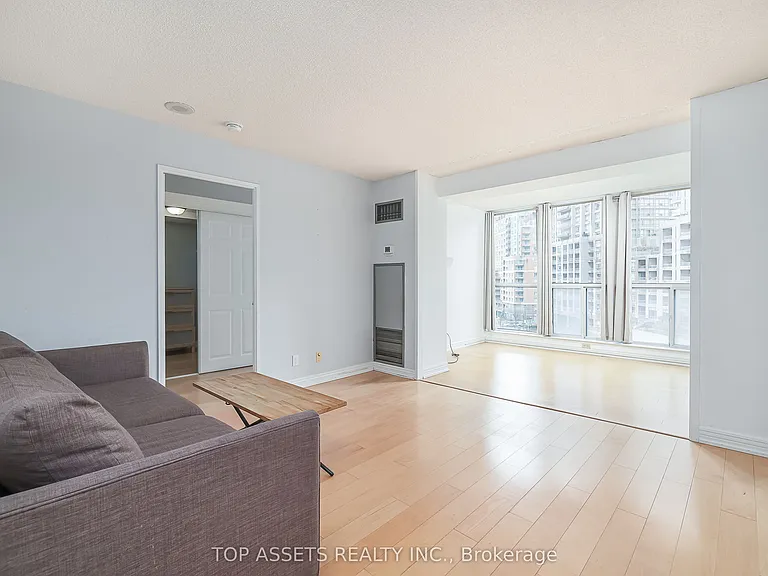 24 Wellesley St W #614 — Photo 14