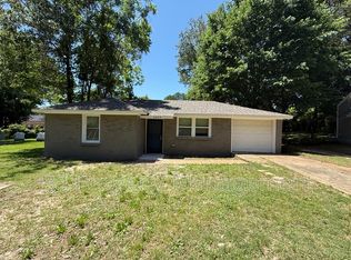 2429 Corry Rd, Memphis, TN 38106