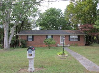 219 Penn Dr, Maryville, TN 37803