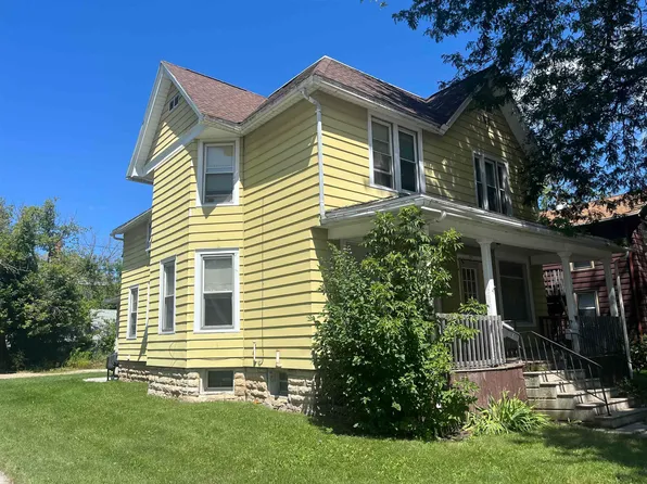 149 E 2nd St, Fond Du Lac, WI 54935