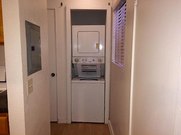 Private w/d located on upper level