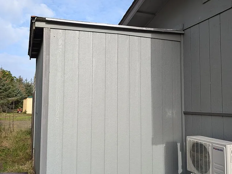 911 SW Pt Brown Ave — Photo 10