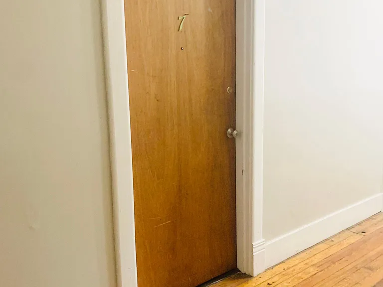 1646 Beechwood Ave #7 — Photo 4