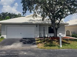 6050 Swinden Ln, Davie, FL 33331