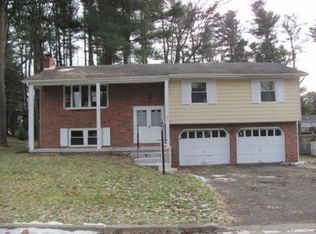 1135 Kenneth Dr, Endicott, NY