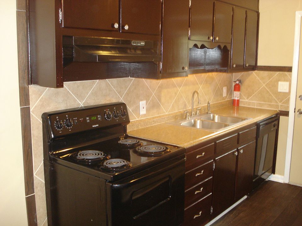 1st image of 735 Cobb Pkwy N APT 16