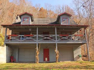 544 Countryside Dr, Waynesville, NC 28785