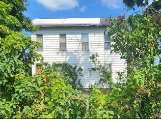 68869 70th St, Watervliet, MI 49098