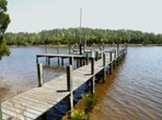 111 Skipper Cir, Oriental, NC 28571