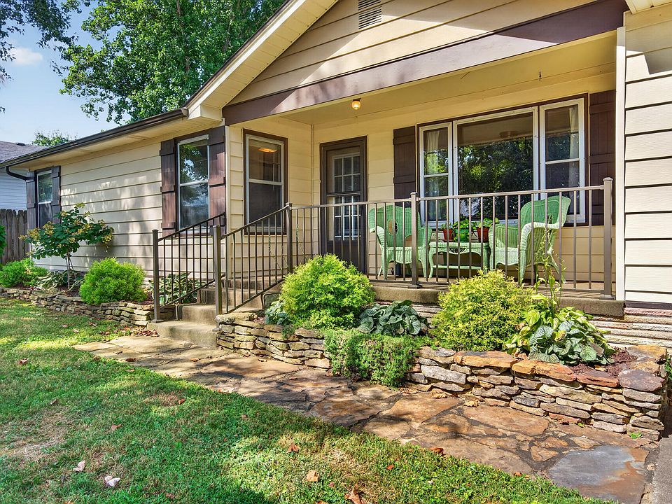 1st image of 303 S 5th Street