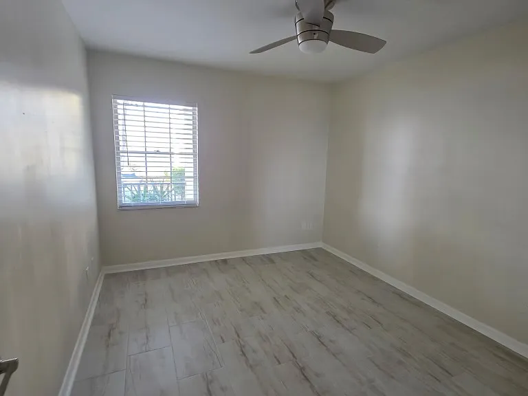 656 W Osceola St — Photo 18