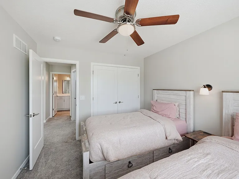 959 Titan Dr — Photo 29