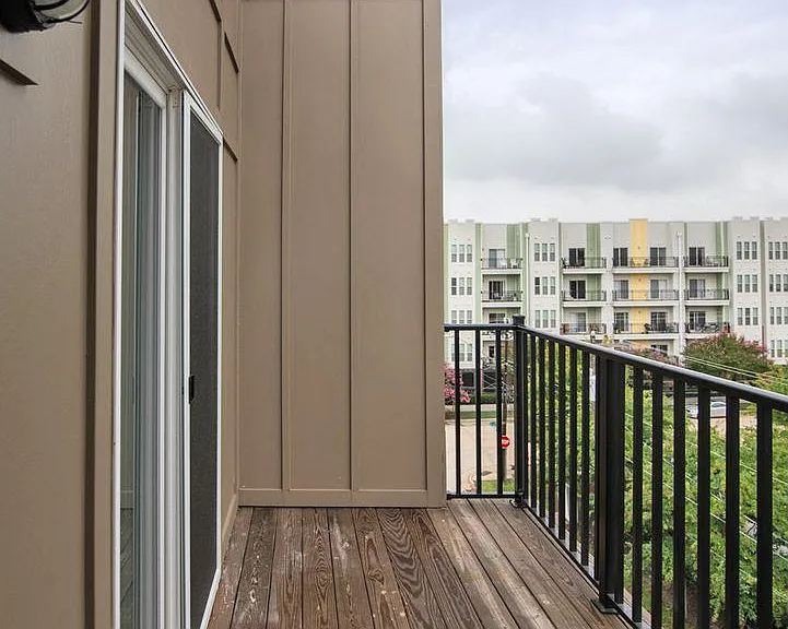 Catherine 36 Apartments — Photo 37
