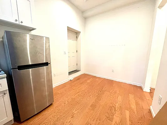 Rented by Evergreen Realty & Investments | media 4