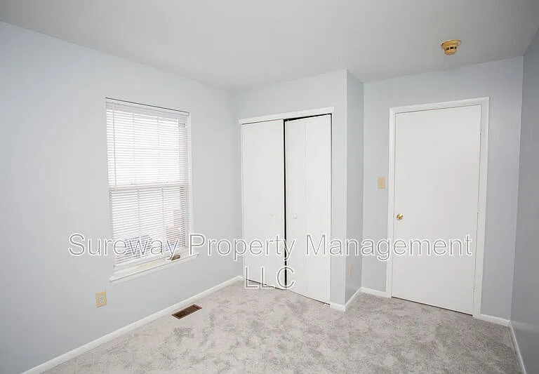 12 Grant Ln — Photo 36