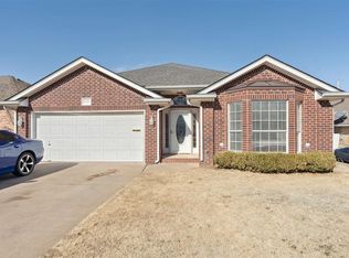 6121 SE 7th St, Midwest City, OK 73110