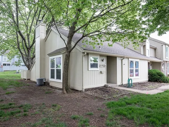 12217 W 79th Pl, Lenexa, KS 66215