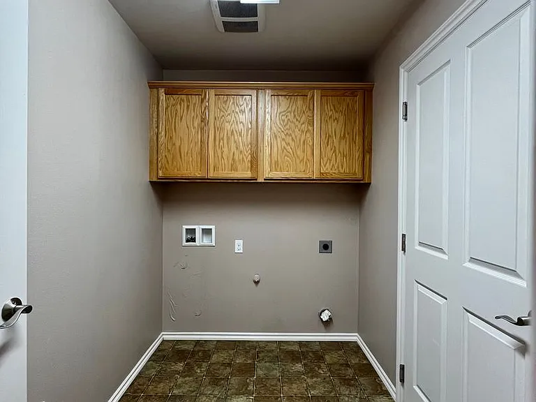 1006 S 91st Ave #2 — Photo 14