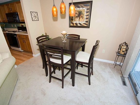 4th image of 77 Chapman Pl Unit 77