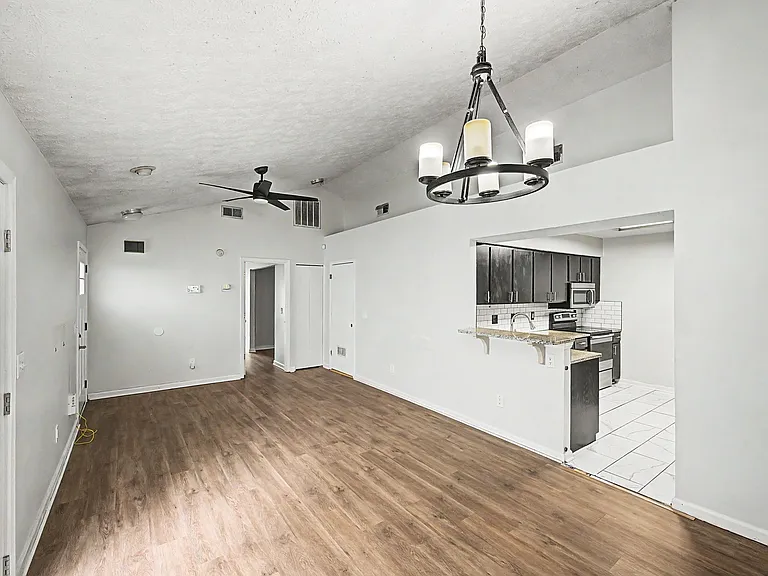 614 Poplar Pl — Photo 9
