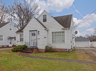 14908 Rockside Rd, Maple Heights, OH 44137