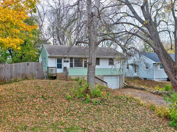 345 Greystone Ave N, Oakdale, MN 55128