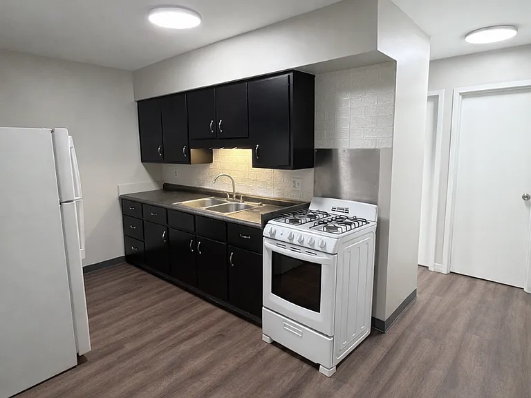 Unit 1C Kitchen