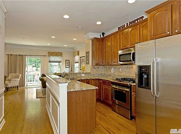 4th image of 76 Warwick Dr Unit 76