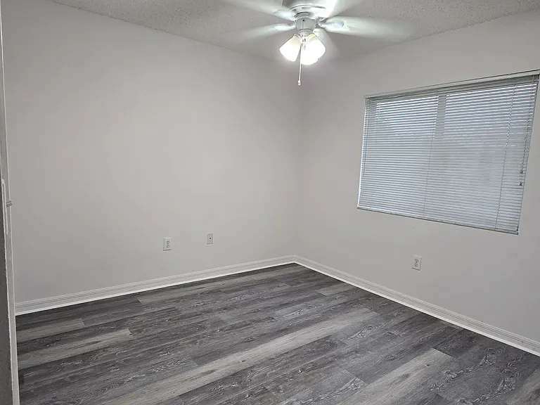 11010 Whitecap Dr — Photo 7