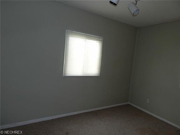 5th image of 1826 Bonnie Brae Ave NE