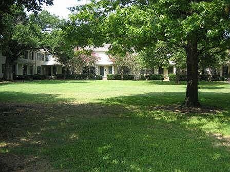 1st image of 6358 Bordeaux Ave #6358
