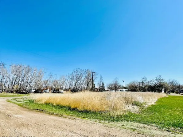 1301 Pennsylvania St, Chinook, MT 59523