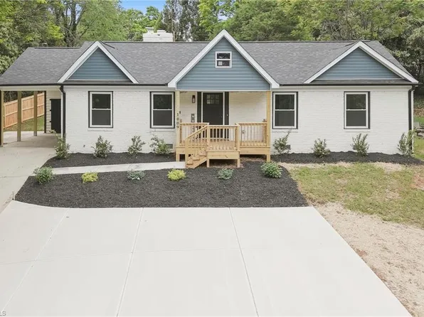1009 Benjamin Pkwy, Greensboro, NC 27408