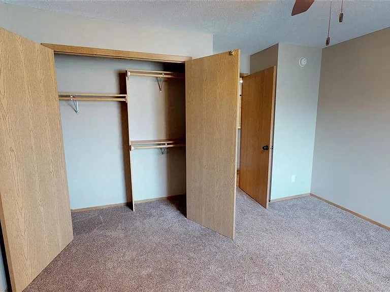 Oakmont Estates — Photo 41