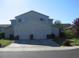 3877 Arrowhead Dr, Medford, OR 97504