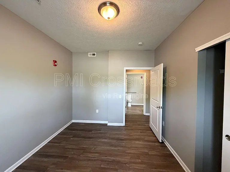 Jefferson Pointe — Photo 36