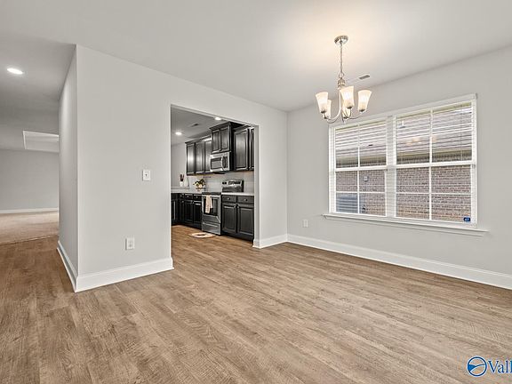 4th image of 127 Ardsley Dr