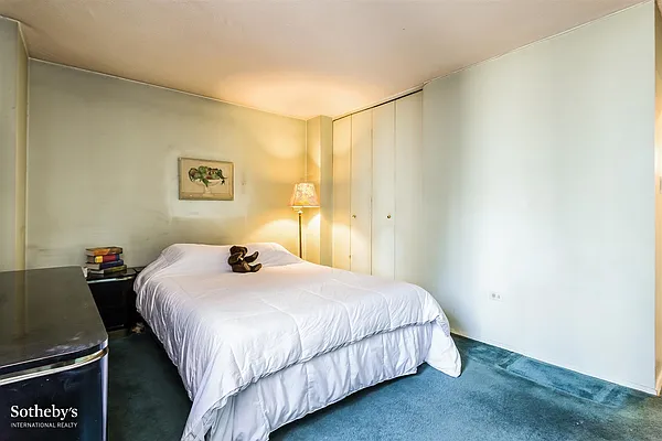 Sold by Sotheby's International Realty | media 11