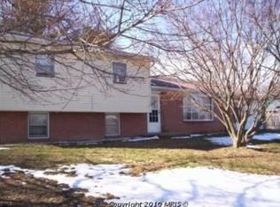 10 Moonlight Ln, Hedgesville, WV 25427
