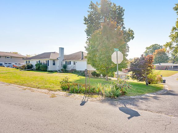 3rd image of 1422 Millbro Cir