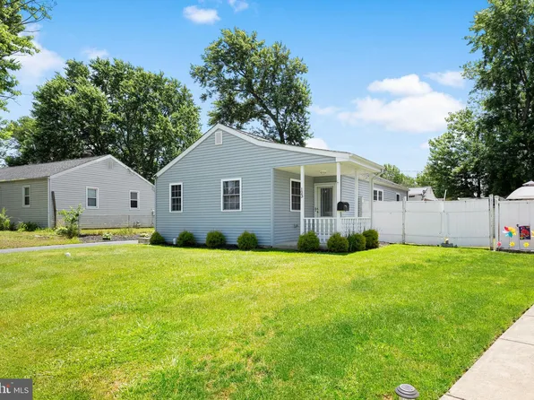 123 Hunn Rd, New Castle, DE 19720