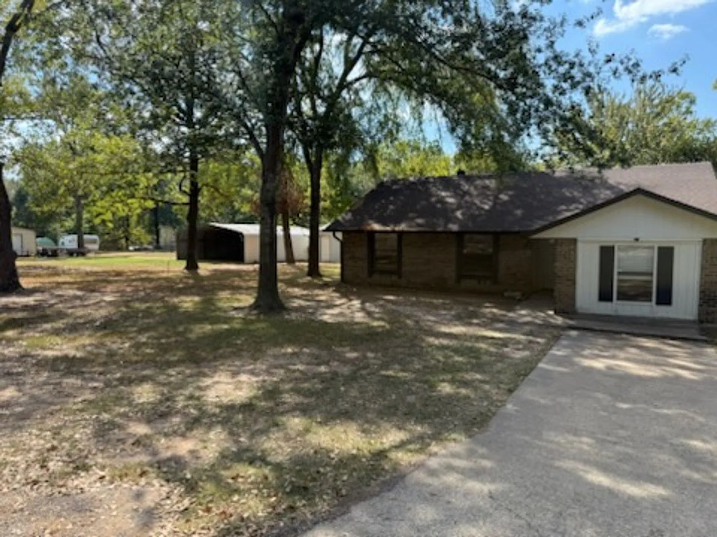 10172 Hillside Dr. — Photo 2