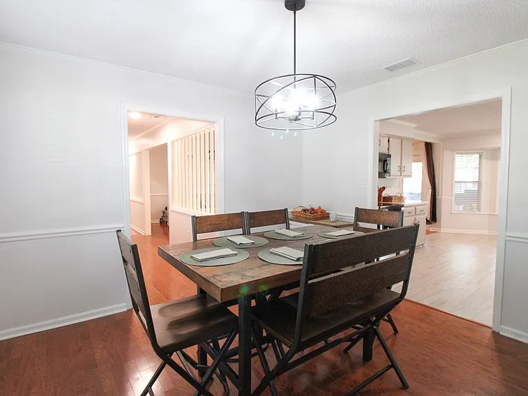 2821 Clayton Dr — Photo 6
