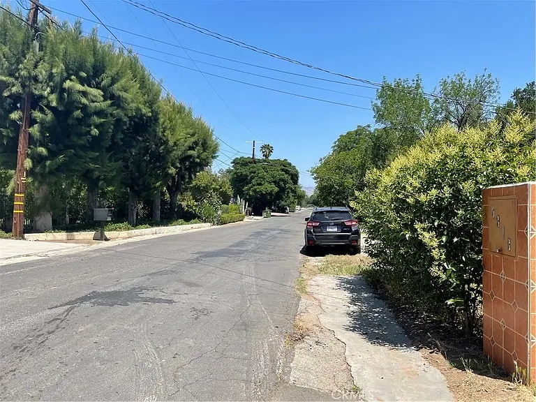 5820 Calvin Ave — Photo 20