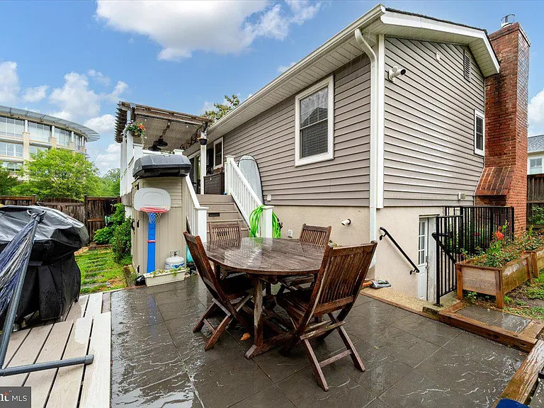 57 Spa Rd — Photo 33