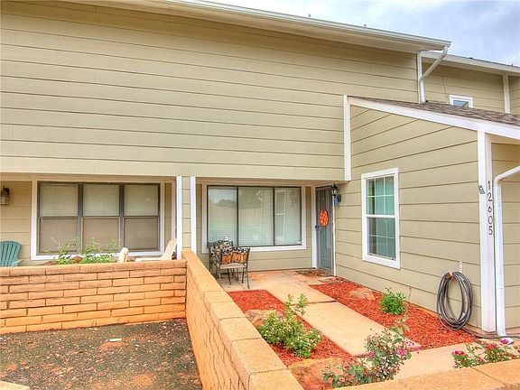 3rd image of 12605 Trail Oaks Dr