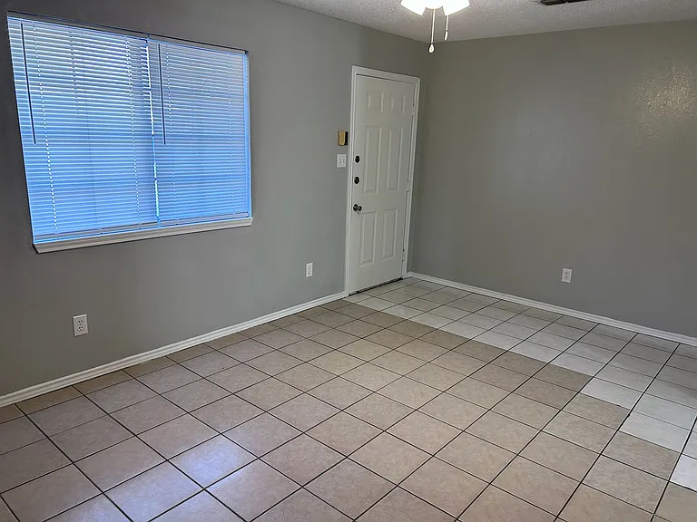 Las Violetas Apartments — Photo 62