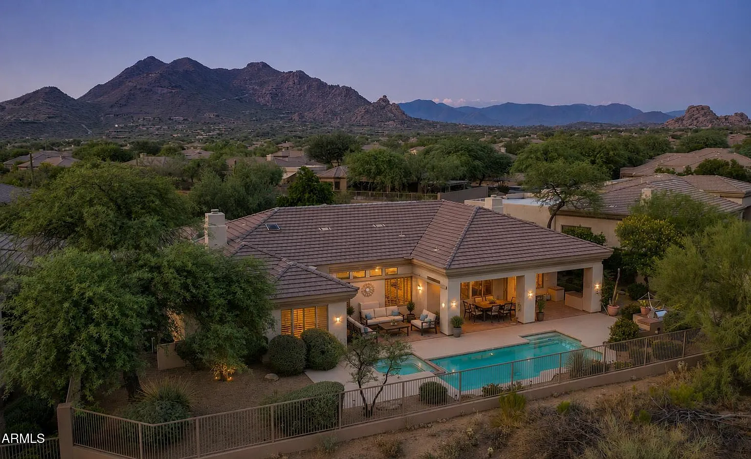 3 bed, 2.5 bath, 3900 sqft, $8,000 — Photo 1