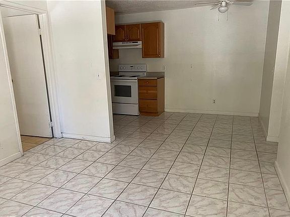 2nd image of 4955 Jeffreys St